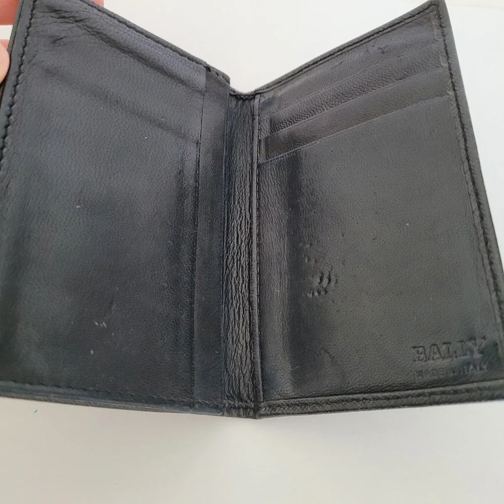Bally Black Saffiano Leather B Logo Card Holder Small Wallet Made Italy Bifold